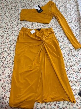One-Shoulder Mustard Yellow Knot-Front Skirt Set - Women